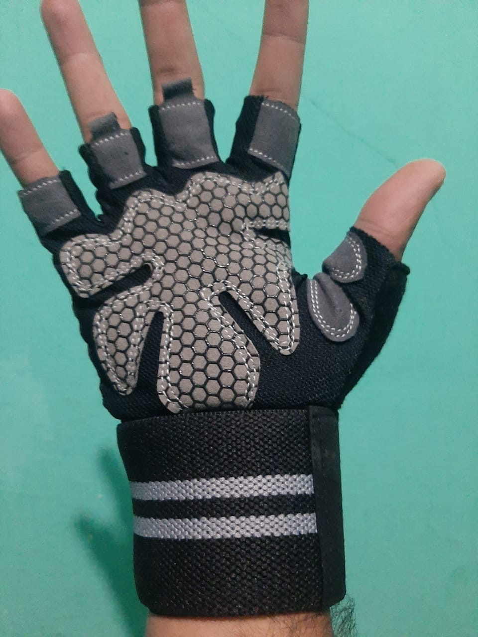 Premium Gym Gloves with Wrist Support - Image 2